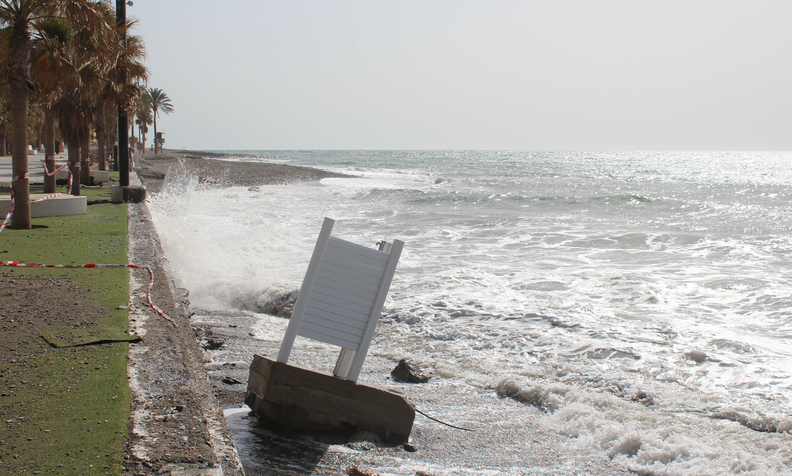 El Gobierno aprueba más de un millón de euros para la reparación de daños en las playas de la Costa Tropical causados por los recientes temporales.